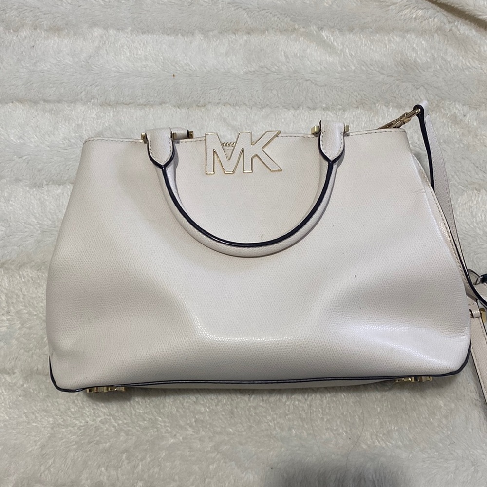 MK cream purse ✨